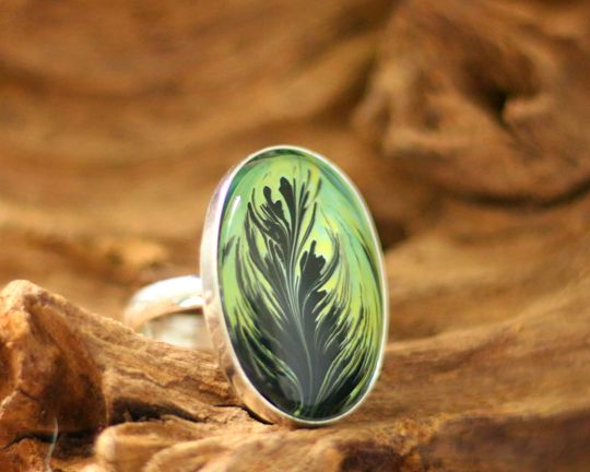 Zilveren Ring met omlijsting - Featherlight green